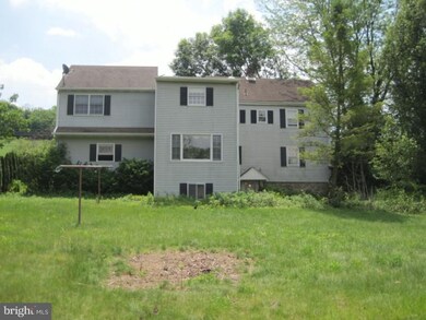 134 Cemetery Ln, Leesport, PA 19533 - photo 3