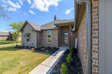 232 Scenic Wood Dr, Azle, TX 76020 - photo 2