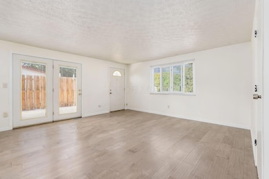 006_fb3929_2503 Burgandy Ln-3