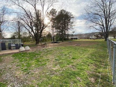 112 Hilltop Dr, Shelbyville, TN 37160 - photo 4