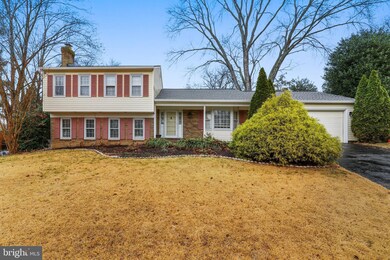 8005 Log Cabin Ct, Springfield, VA 22153 - photo 3