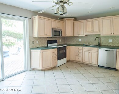 -Kitchen