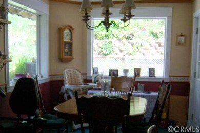 DINING ROOM ADJACENT TO THE KITCHEN
