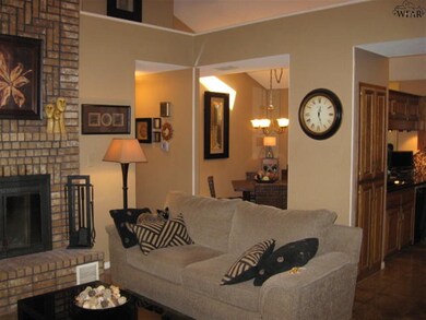 1516 Cynthia Ln, Wichita Falls, TX 76302 - photo 2