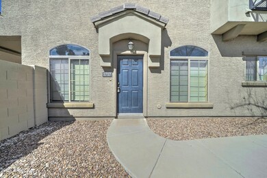2402 E 5th St, 1717-2