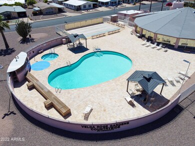 01 Community Pool & Clubhouse