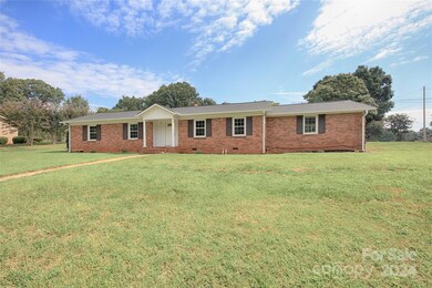 1602 Kenmore Dr, Statesville, NC 28625 - photo 2