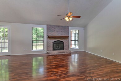 4908 S Juniper Ave, Broken Arrow, OK 74011 - photo 7