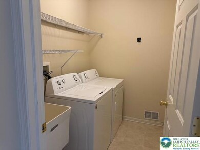 5269 Dartmouth Dr, MacUngie, PA 18062 - photo 6