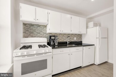 2633 Adams Mill Rd NW unit 403, Washington, DC 20009 - photo 4