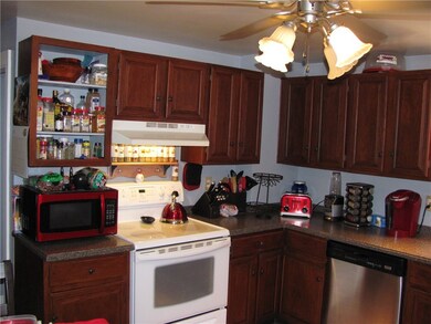 44 Novelty Rd, Warwick, RI 02889 - photo 2