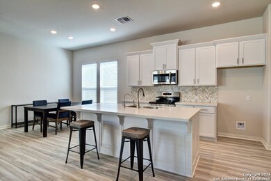 886 Casetta Trail, New Braunfels, TX 78130 - photo 3