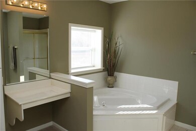 409 Maple Ct, Lansing, KS 66043 - photo 6