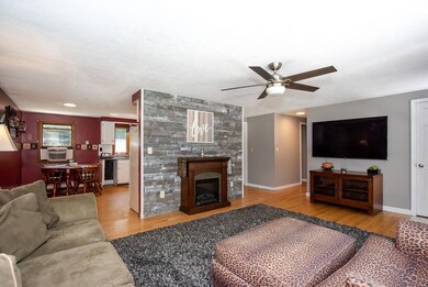 85 Lowell St, Rochester, NH 03867 - photo 4