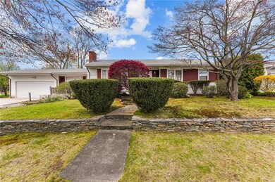 11 Mulberry Cir, Johnston, RI 02919 - photo 2