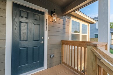7712 Sealey St, Houston, TX 77088 - photo 4