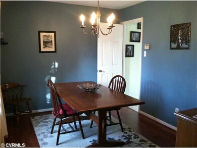 Dining Room - Formal Dining Room