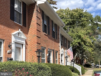 143 N Duke Dr, Sterling, VA 20164 - photo 3