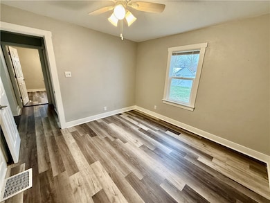 3499 W Lafayette Ave, Decatur, IL 62522 - photo 6