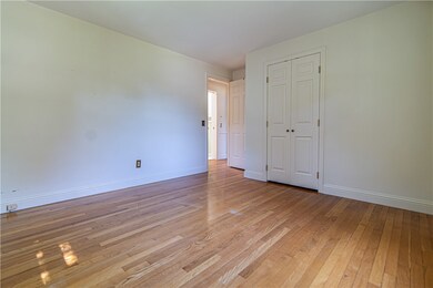90 Grassy Plain Rd, Riverside, RI 02915 - photo 7