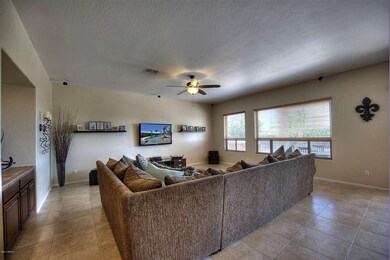 006_Family Room