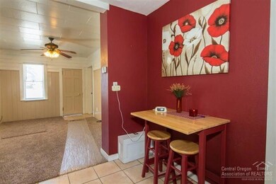 130 NW 2nd St, Redmond, OR 97756 - photo 6