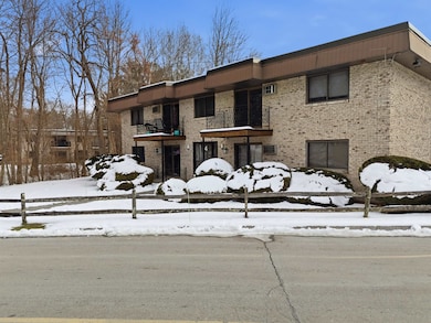 4 Strawberry Bank Rd unit 1, Nashua, NH 03062 - photo 3