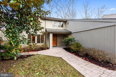 11605 Maddox Ct, North Potomac, MD 20878 - photo 2