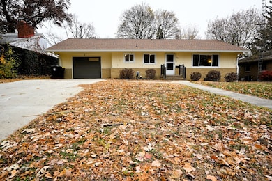 139 Eastview Dr, Normal, IL 61761 - photo 3