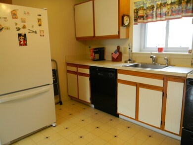 5455 N Main St unit 16B, Fall River, MA 02720 - photo 3