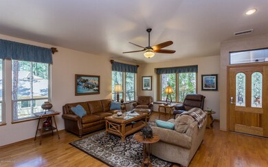 005_Living room