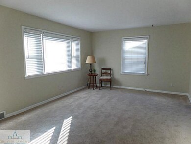 519 Florence St, Lansing, MI 48910 - photo 4