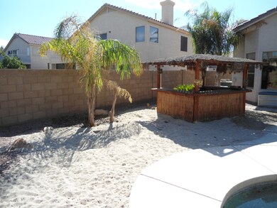 TIKI HUT/BAR