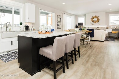(4) stock kitchen