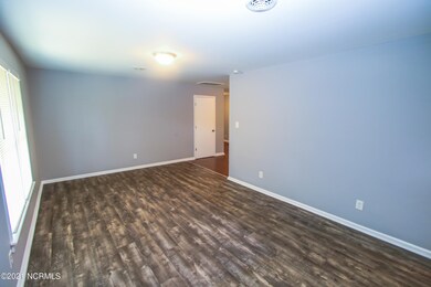 109 Arnold Rd, Jacksonville, NC 28546 - photo 5