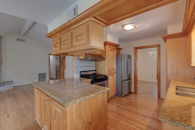 14130 Saint Marys Ln, Houston, TX 77079 - photo 6