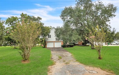 108 Woodland Rd, Lake Jackson, TX 77566 - photo 2