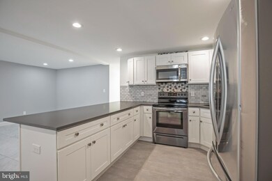 189 S Main St unit 5, Doylestown, PA 18901 - photo 6