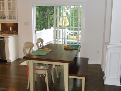 1224 Woodberry Dr, Mountain Top, PA 18707 - photo 4