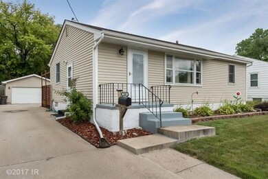 808 E 22nd Ct, Des Moines, IA 50317 - photo 2
