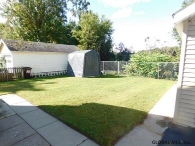 88 Park St, Gloversville, NY 12078 - photo 4