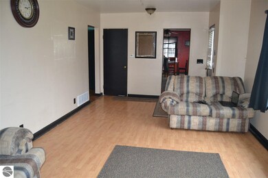 Lots of space in this 22 x 12 living room.