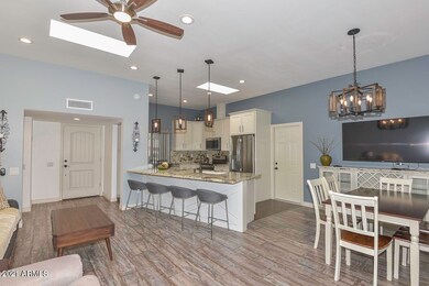 10217 W Highwood Ln, Sun City, AZ 85373 - photo 7