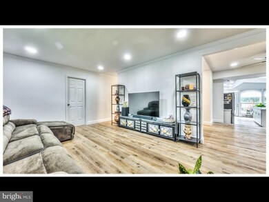 2215 Pleasant Dr, Catonsville, MD 21228 - photo 5