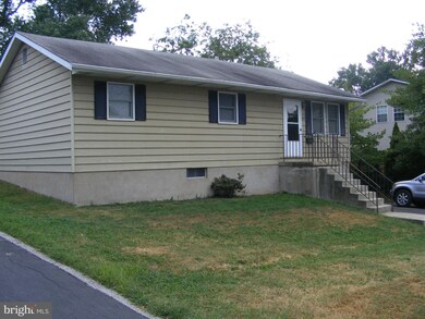 219 Hazel Ave, Halethorpe, MD 21227 - photo 2