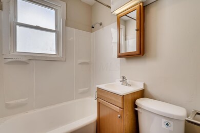 2438 Joyce Ave Columbus OH-large-009-008