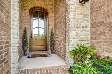 846 E Edenmore Cir-5