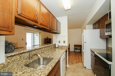 12017 Dove Cir, Laurel, MD 20708 - photo 7