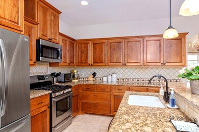 802 Kimberly Ln, Fredericksburg, TX 78624 - photo 5