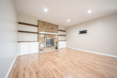 3623 Greenbriar Dr, Columbus, IN 47203 - photo 6